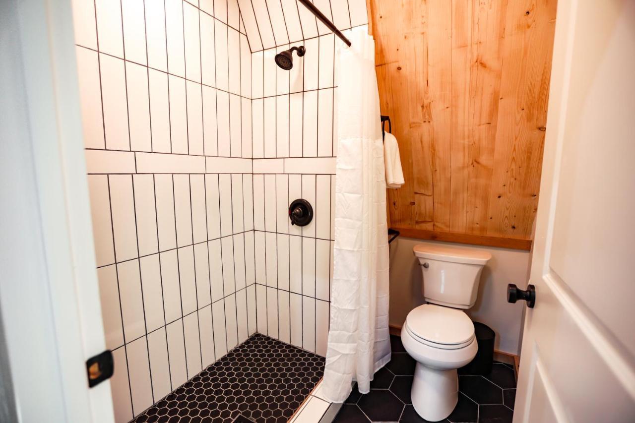 Finger Lakes Treehouse Sodus Luaran gambar